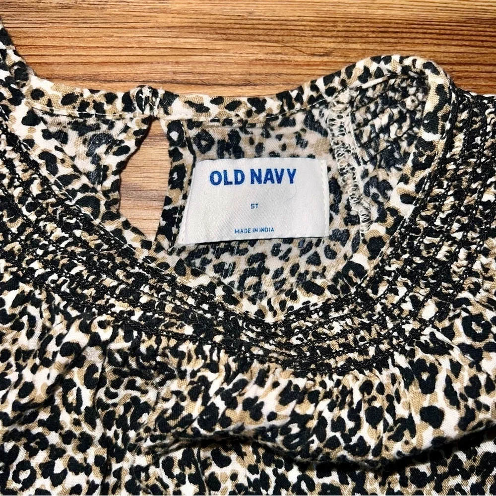 Old Navy little girl leopard top size 5T